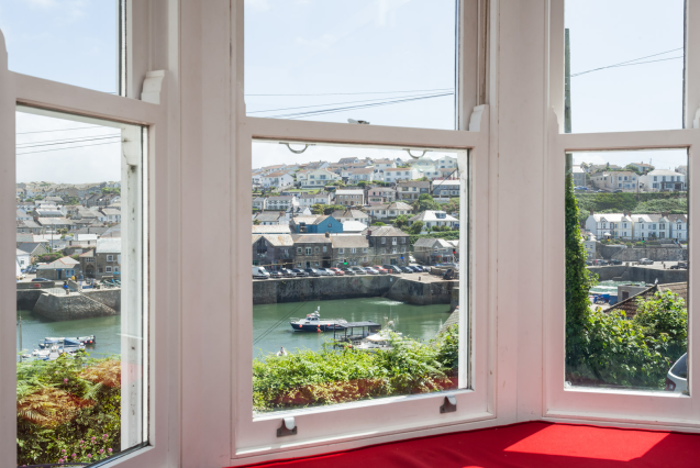 Harbour View House - Bay Window