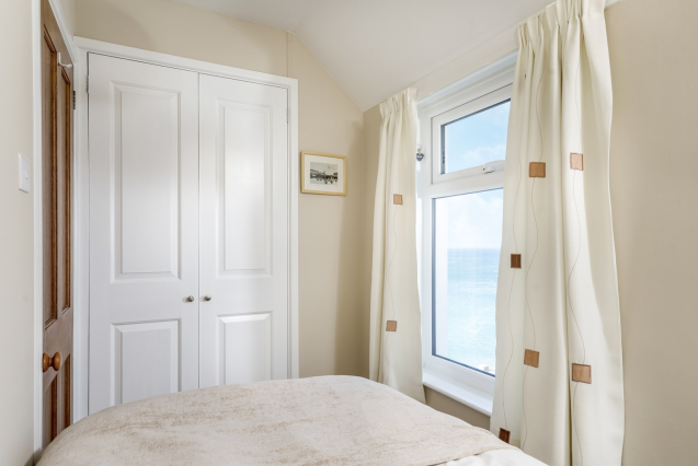 Sea Cottage - Single bedroom view